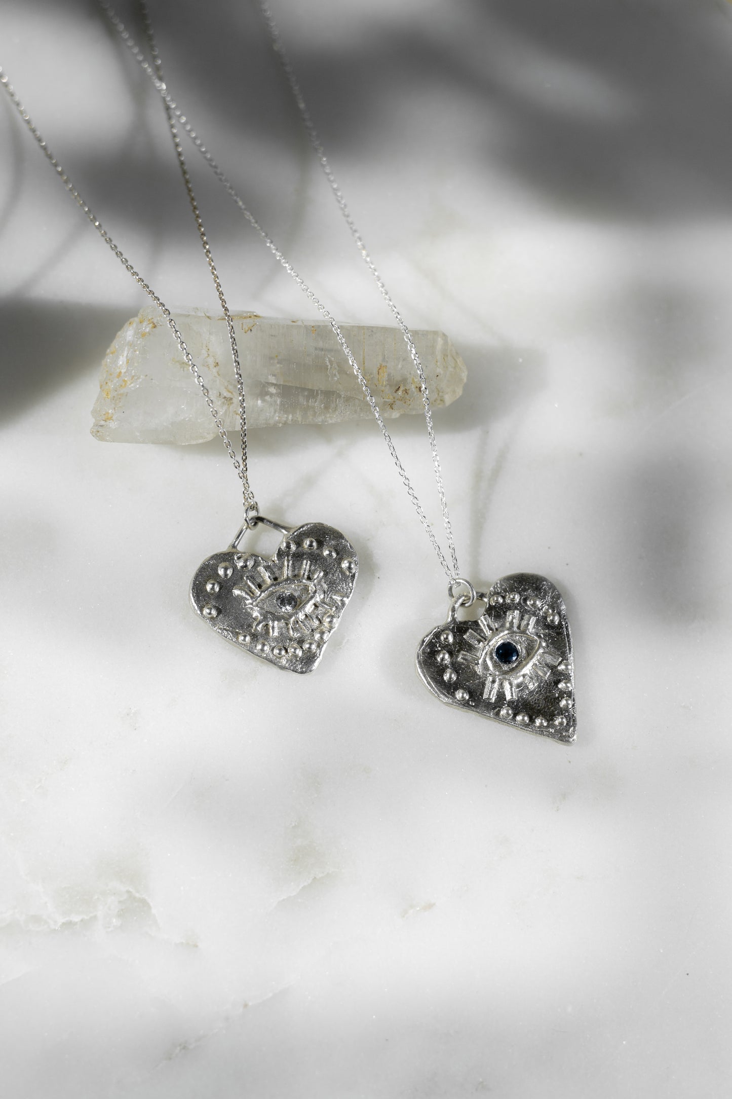 Eros ezüst nyaklánc kék zafír